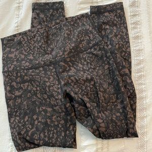 Lululemon Wunder Under Wild Thing camo